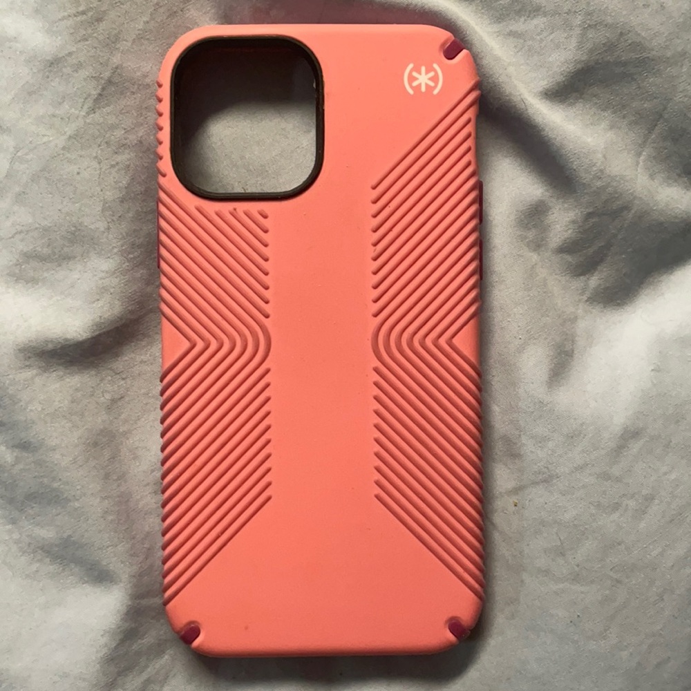 iPhone 12 speck case